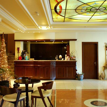 Hotel Pella ヤニツァ エクステリア 写真