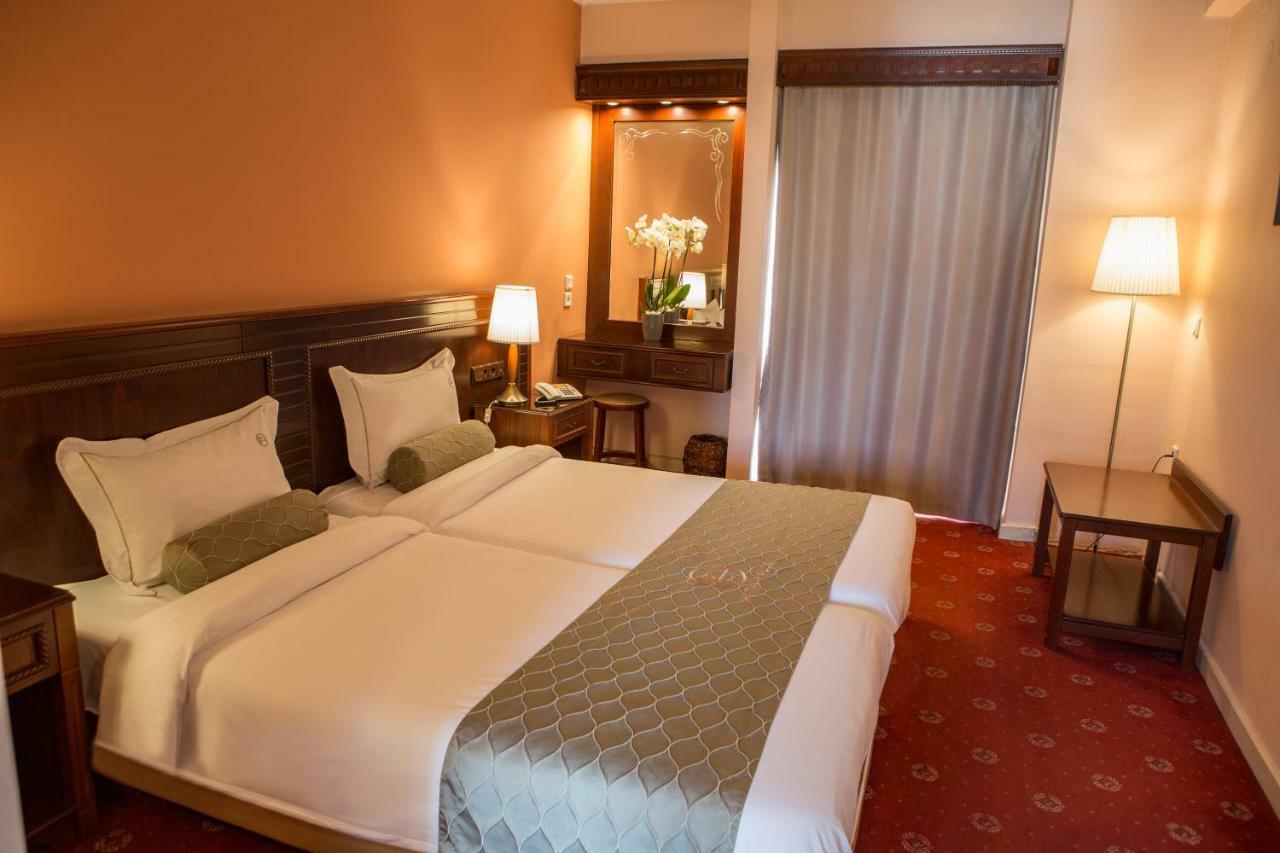 Hotel Pella ヤニツァ エクステリア 写真