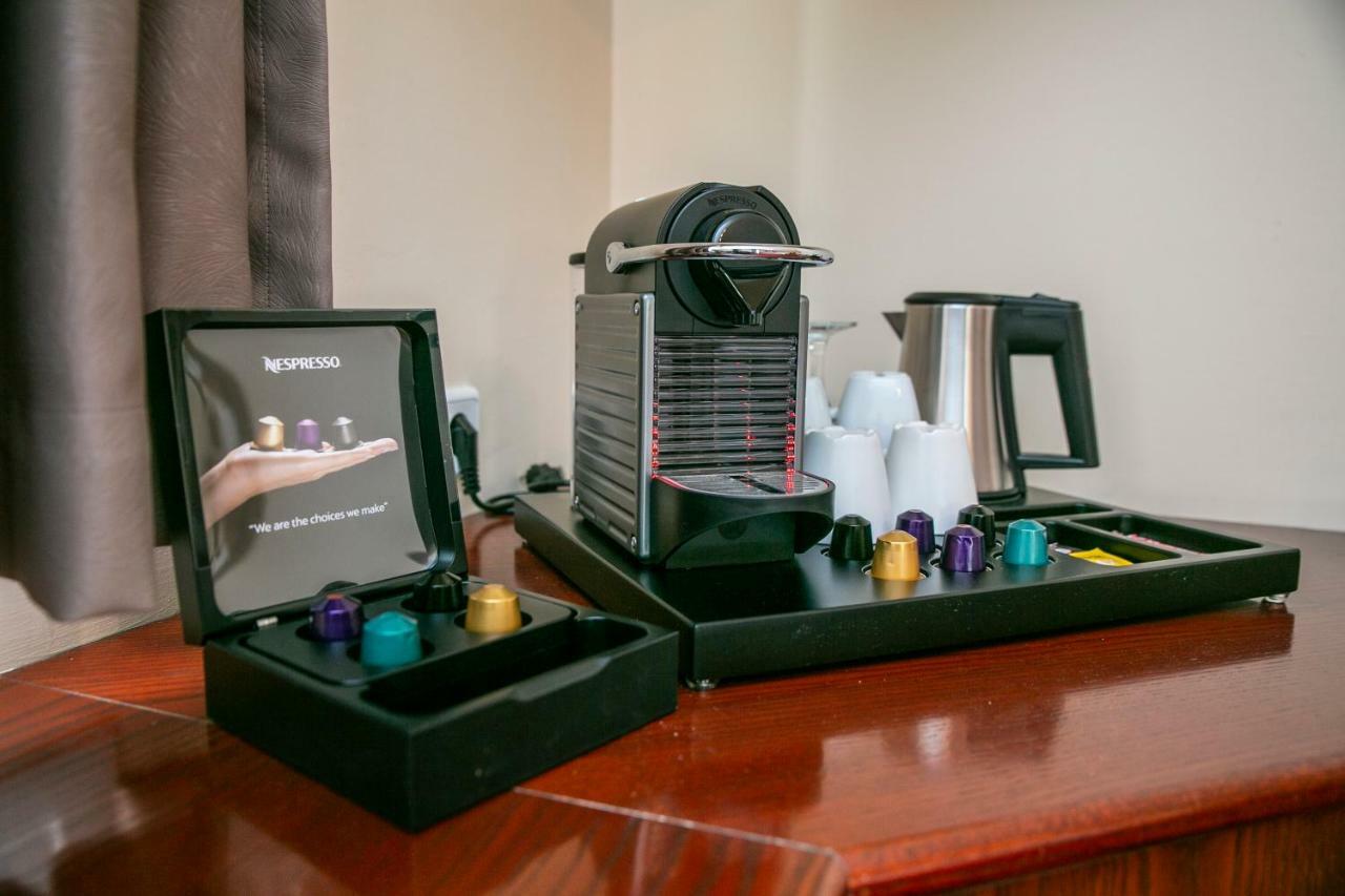 Hotel Pella ヤニツァ エクステリア 写真