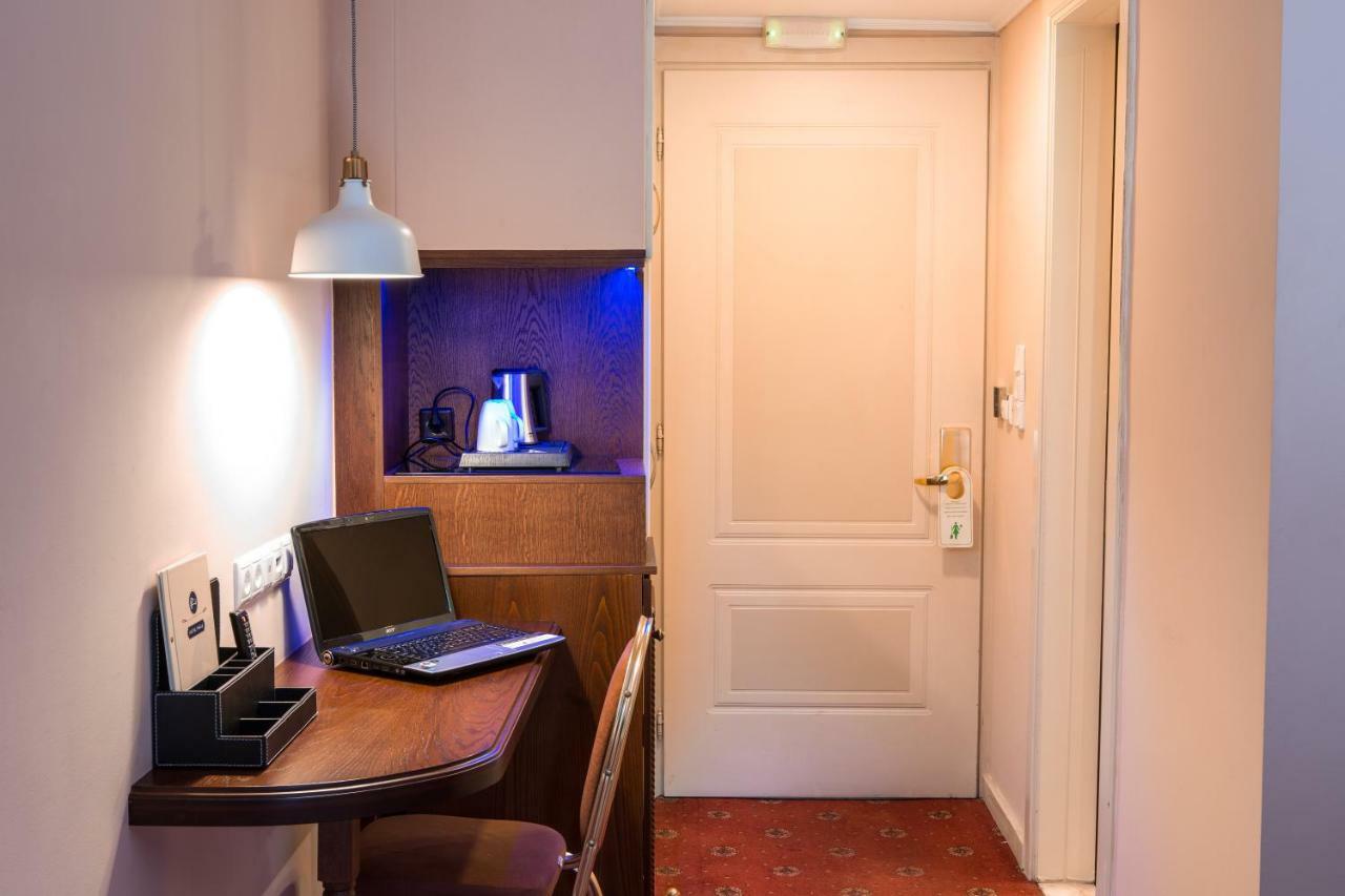 Hotel Pella ヤニツァ エクステリア 写真