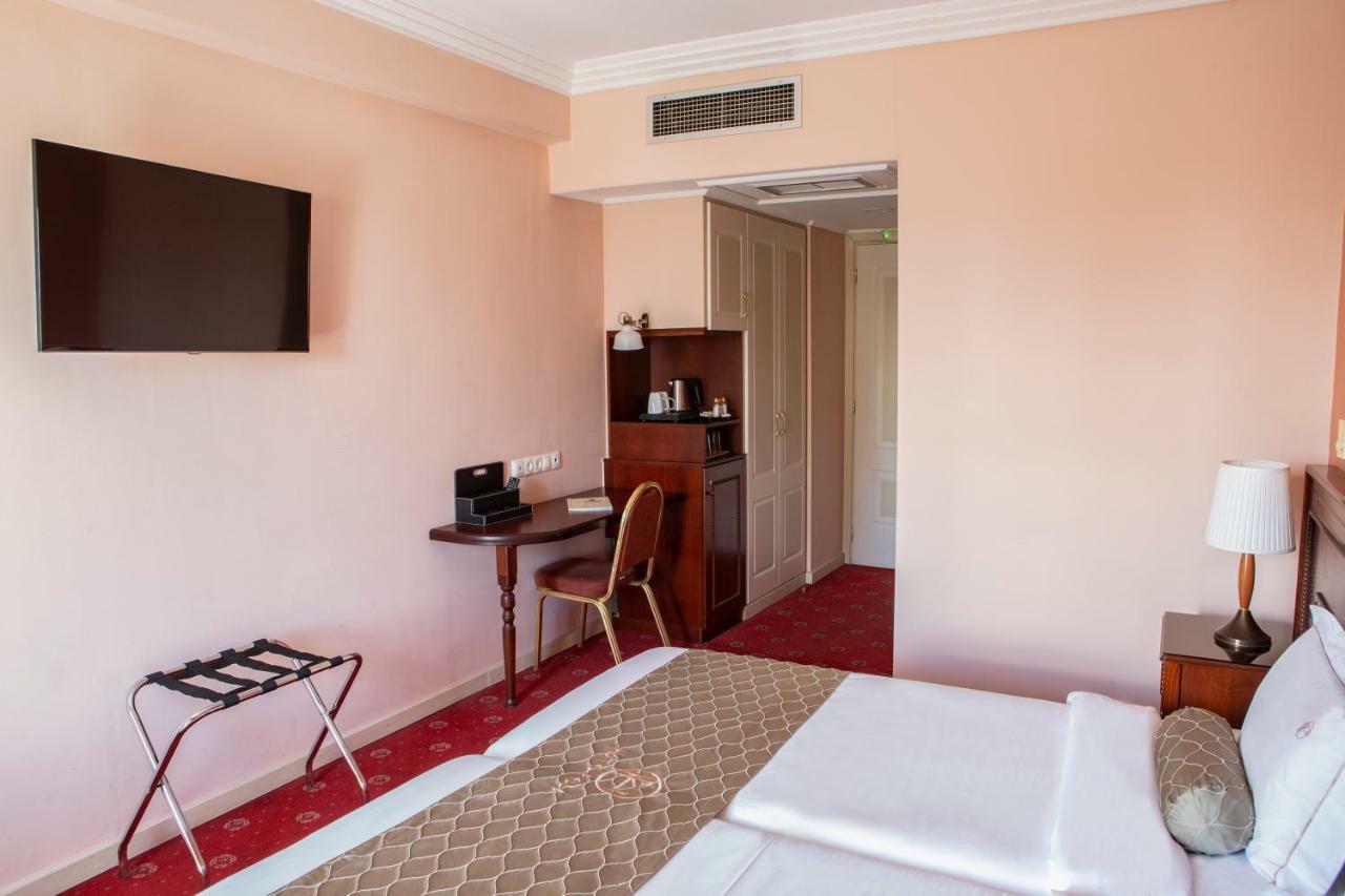 Hotel Pella ヤニツァ エクステリア 写真
