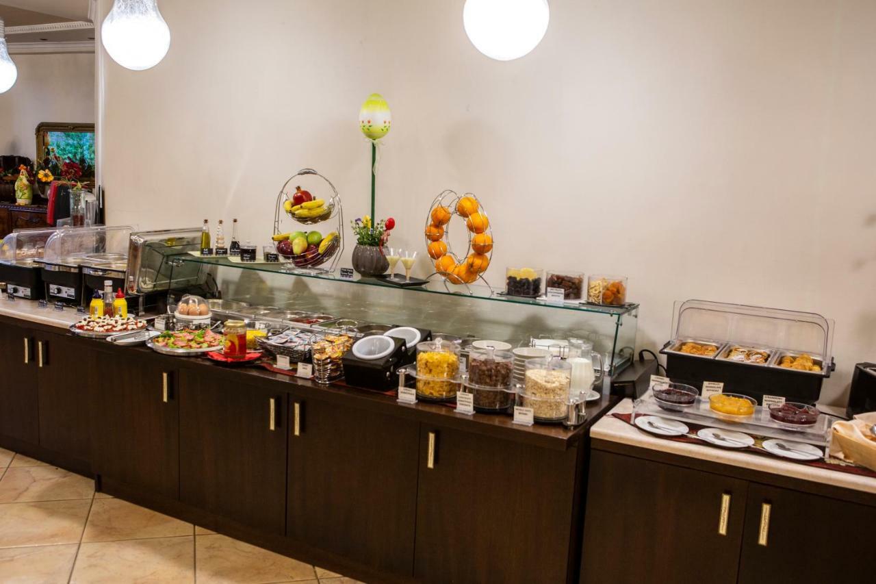 Hotel Pella ヤニツァ エクステリア 写真
