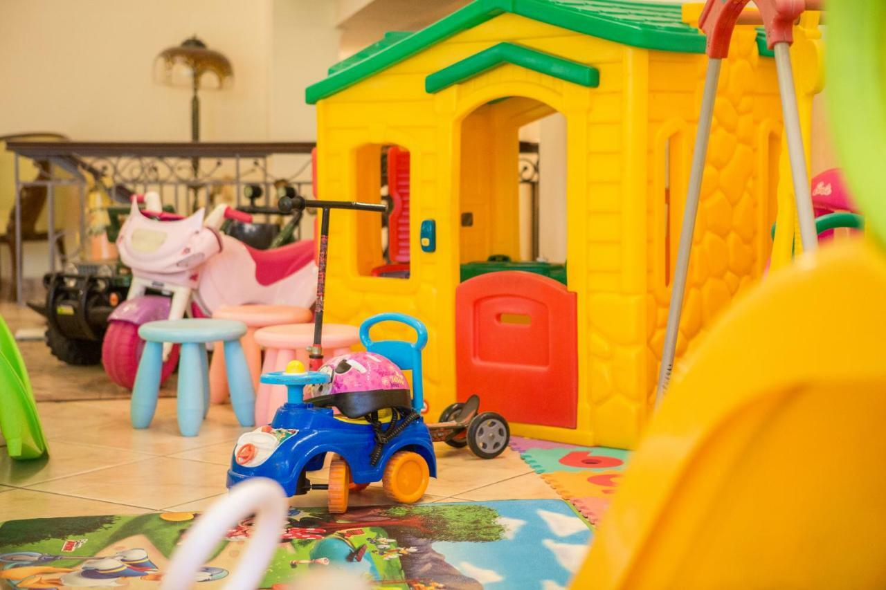 Hotel Pella ヤニツァ エクステリア 写真