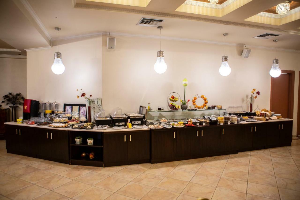 Hotel Pella ヤニツァ エクステリア 写真